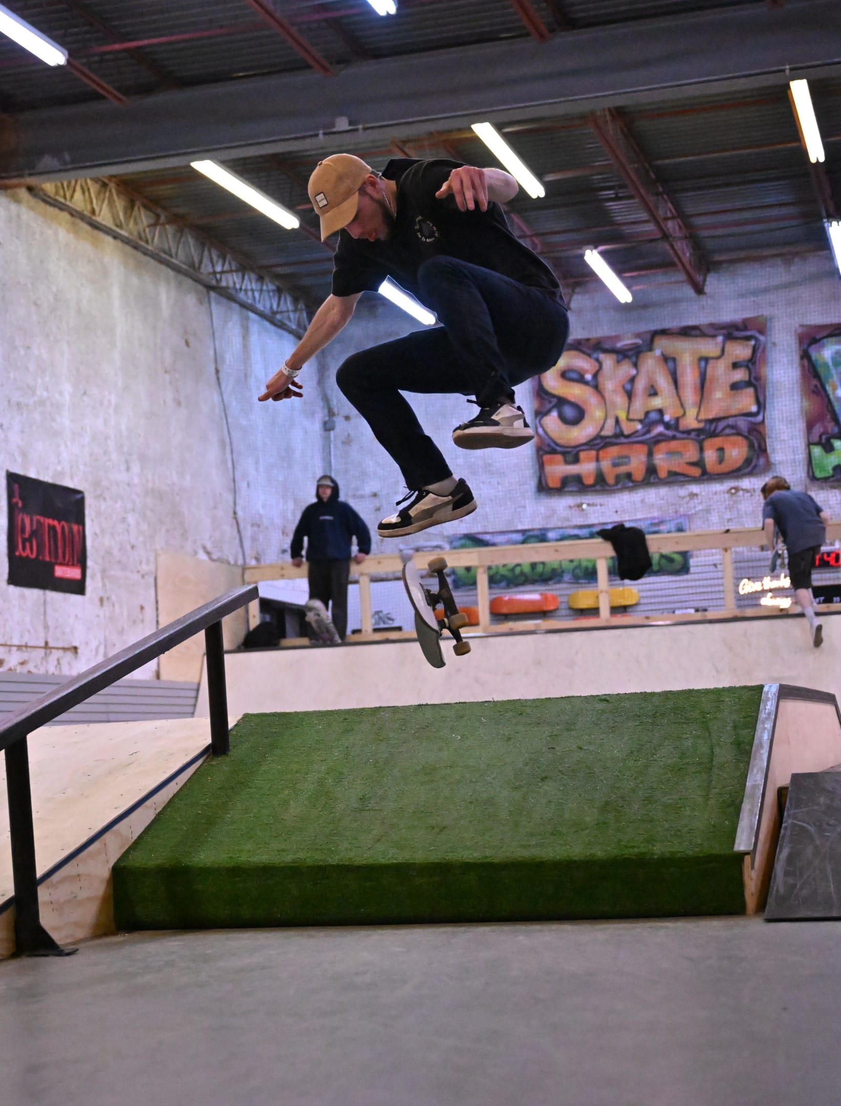 Park Info grass gap flip cropped